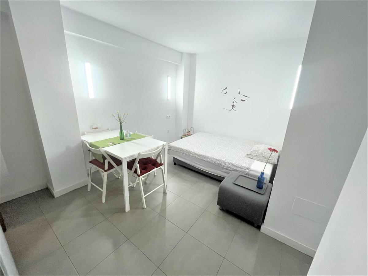 Plaza De Toros / Centro Apartment Malaga Bagian luar foto