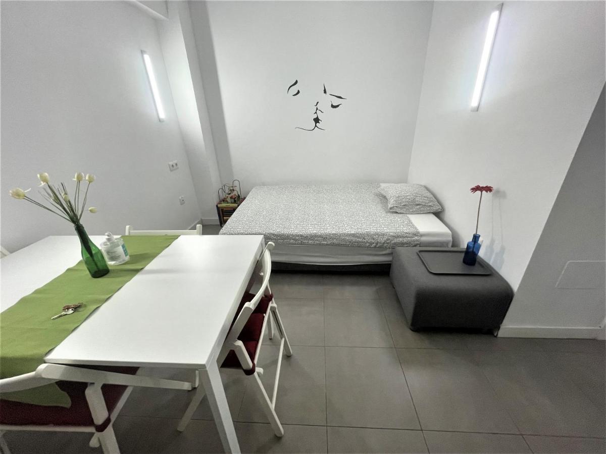 Plaza De Toros / Centro Apartment Malaga Bagian luar foto
